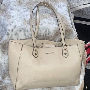Karl Lagerfeld Paris Beige Leather Tote 14”W x 10”H 🌼🌸